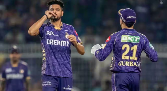 Vaibhav Arora strikes early as Ayush Mhatre departs for a two-ball duck in KKR vs CSK IPL 2025 match [Watch]