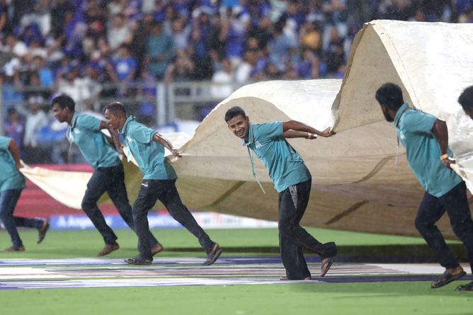 Who will win if play doesn’t resume in today’s MI vs GT IPL 2025 match?