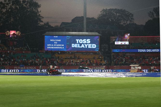 What will happen if the PBKS vs DC IPL 2025 match is washed out due to rain?