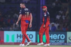IPL 2025 : आरसीबी को लगा बड़ा झटका, बचे हुए मैचों में दिग्गज खिलाड़ी का खेलना हुआ मुश्किल