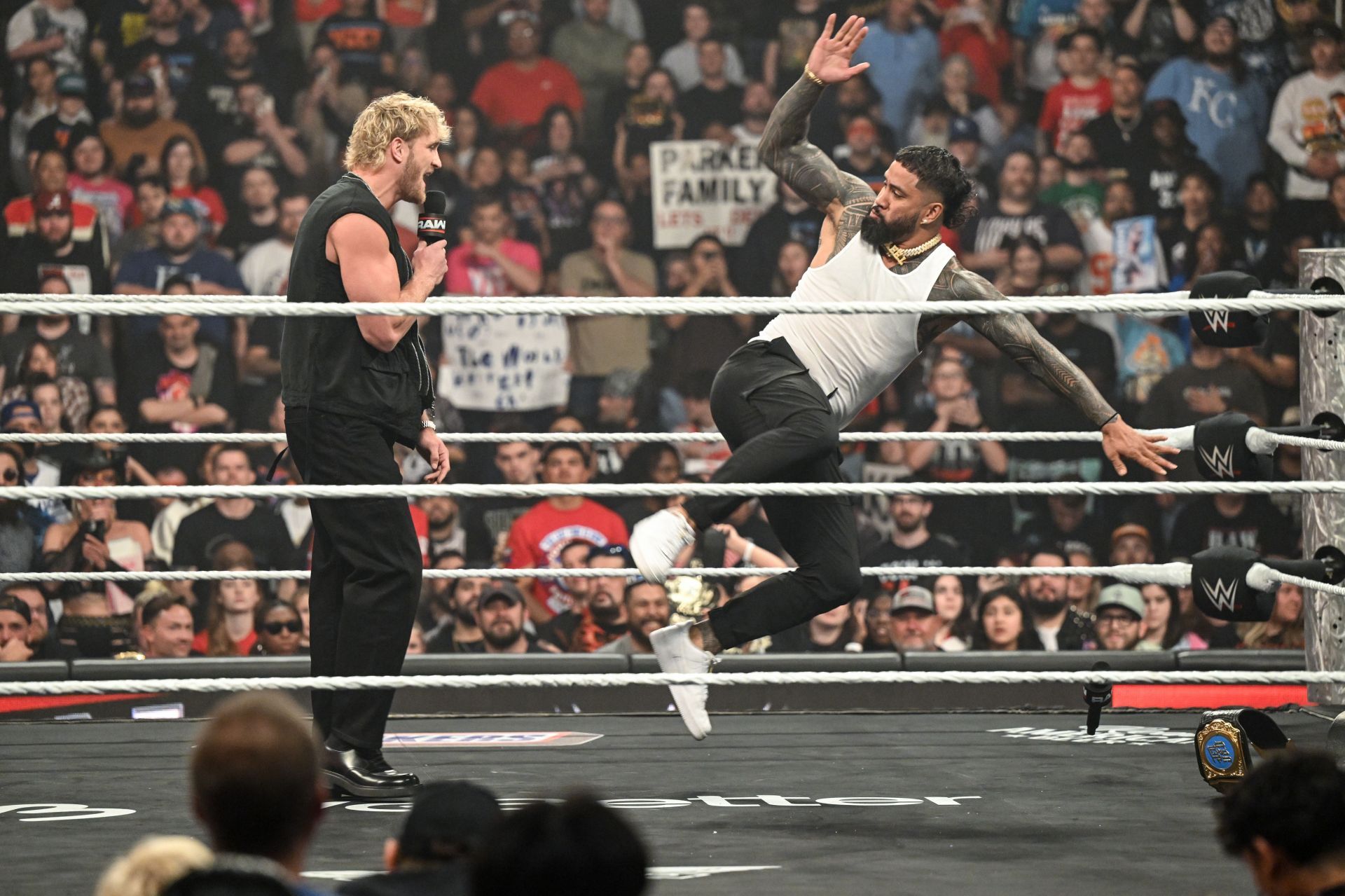 Monday Night RAW - Source: Getty