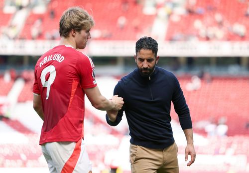 Manchester United head coach Rubem Amorim (right)
