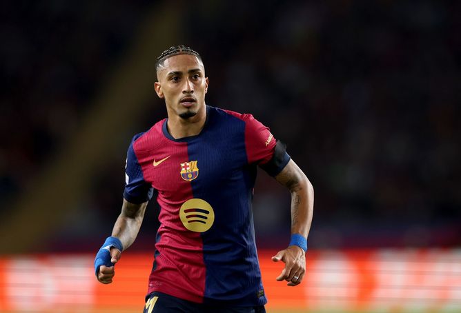 “Affected me a lot” - Raphinha shares how he was asked to help ex-Barcelona star who started crying in training after repeating mistakes