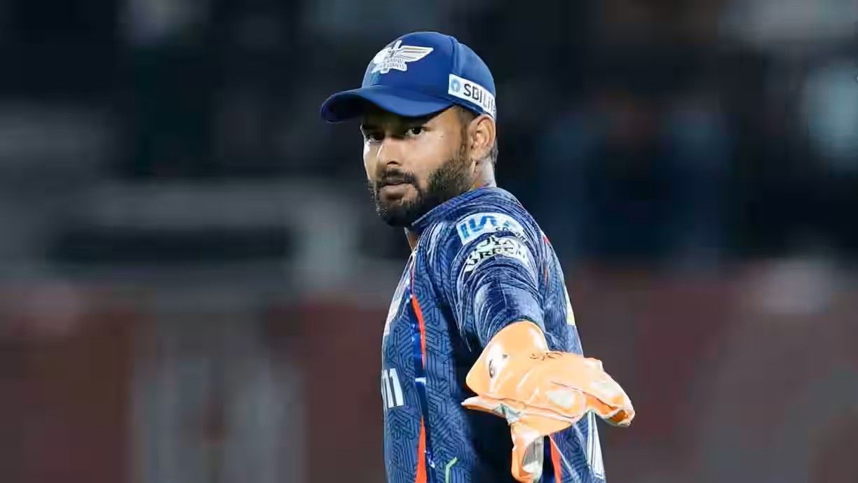 ऋषभ पंत फील्डिंग के दौरान (Photo Credit - IPLT20.COM)