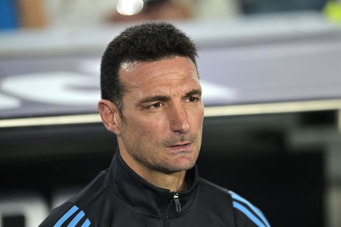 "If Real Madrid have a buy-back option for him, I wouldn't hesitate" - Argentina boss Lionel Scaloni asks Los Blancos to re-sign star
