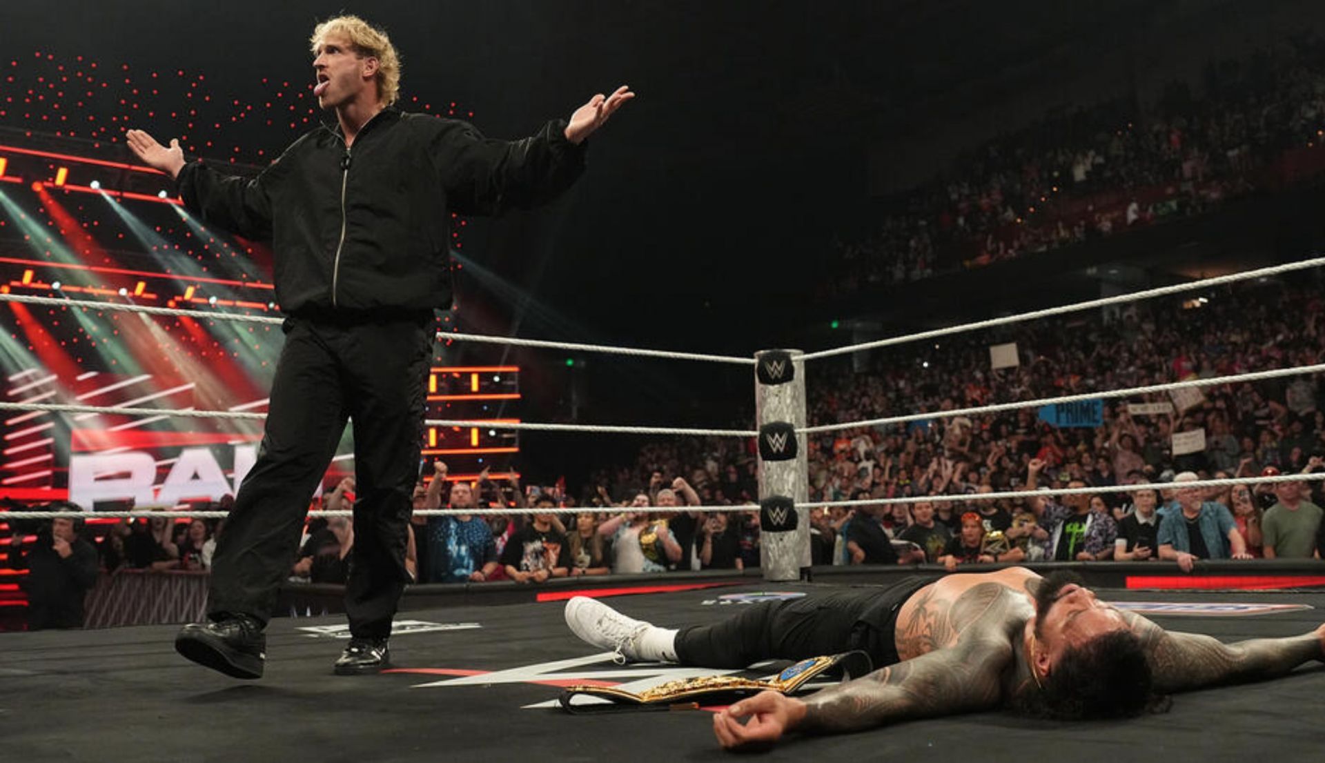 जे उसो पर हमला करने के बाद लोगन पॉल (Photo: WWE.com)