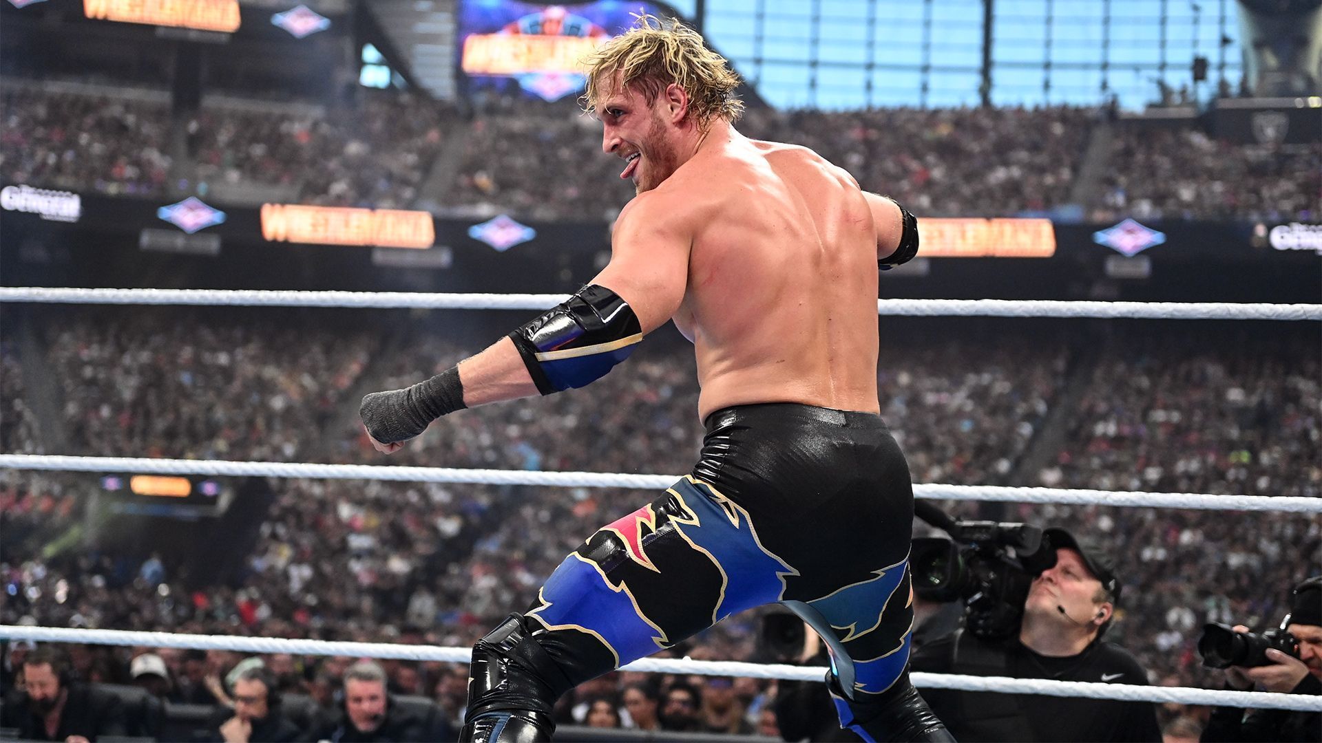 Logan Paul defeats AJ Styles at WWE WrestleMania 41