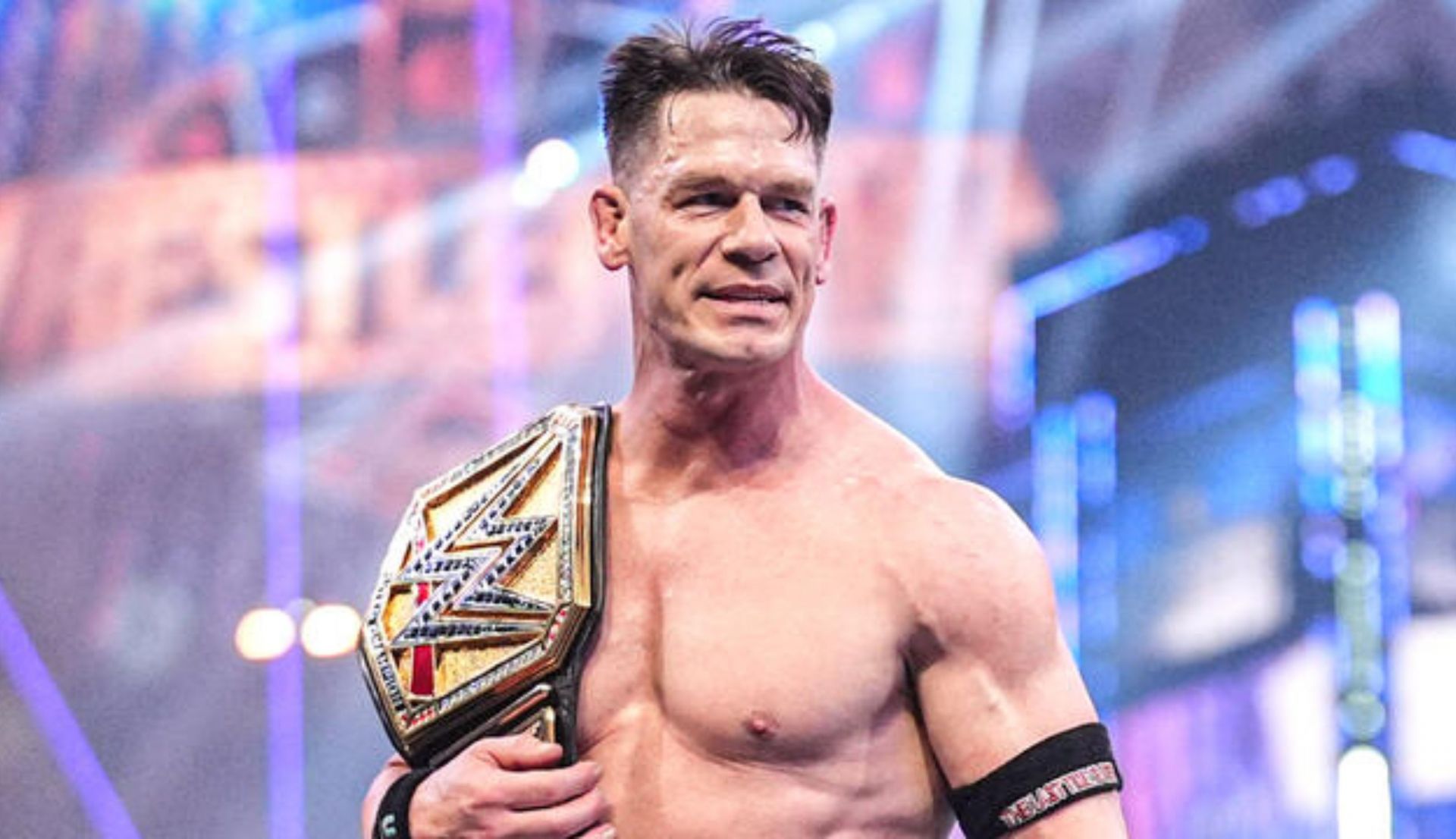 जॉन सीना चैंपियनशिप के साथ (Photo: WWE.com)