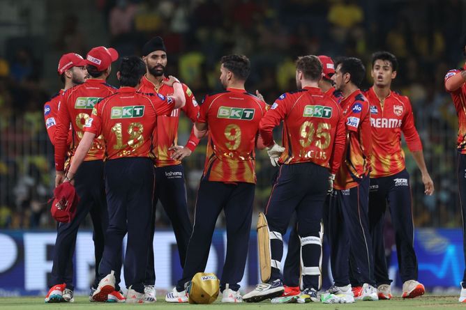 PBKS spinner takes hilarious dig at Marcus Stonis’ place in playing XI ahead of IPL 2025 match vs LSG
