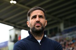 “He is versatile, a leader” - Cesc Fabregas publicly declares interest in signing 24-year-old Barcelona star at Como