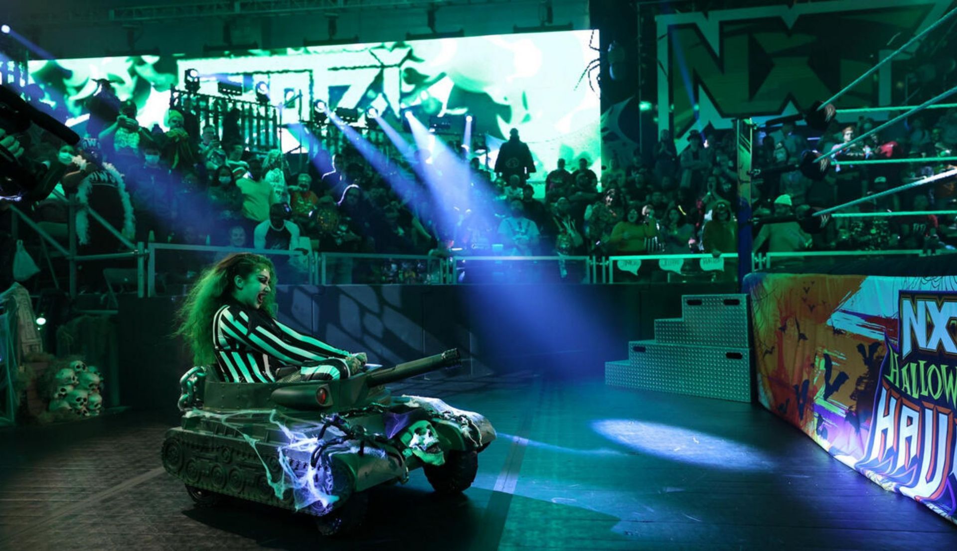 शॉट्ज़ी एंट्री करते हुए (Photo: WWE.com)