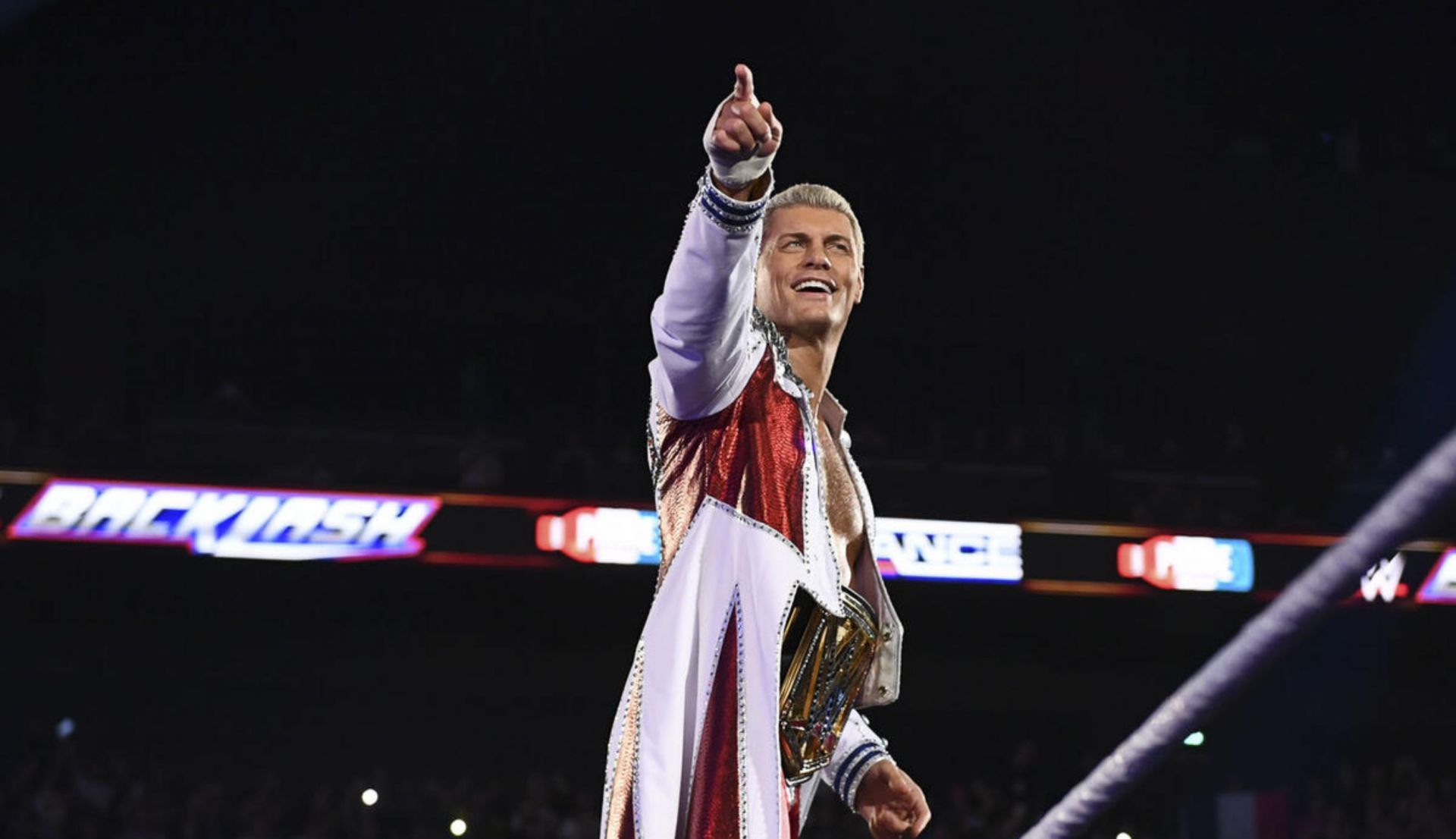 कोडी रोड्स एंट्रेंस के दौरान (Photo: WWE.com)