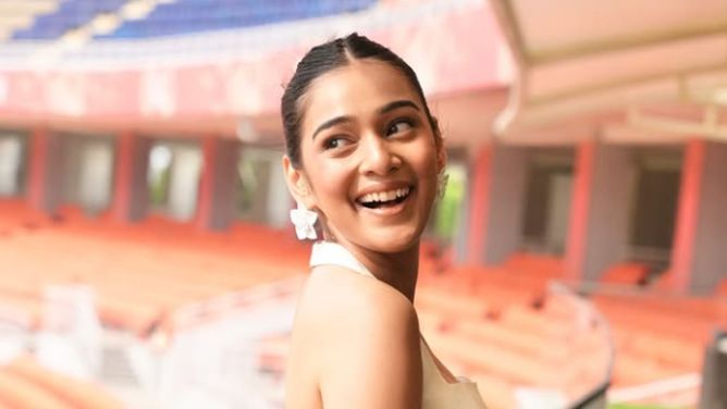 RJ Mahvash answers paparazzi about the team she is supporting in IPL 2025 [Watch]