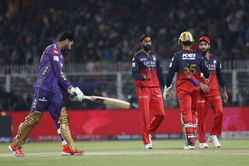 RCB vs KKR: कौन जीतेगा कल का मुकाबला? जानें किसका पलड़ा भारी