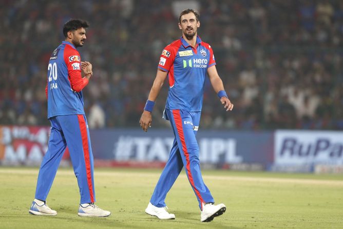 Axar Patel makes Mitchell Starc perform famous Bollywood dialogue ahead of IPL 2025 resumption [Watch]