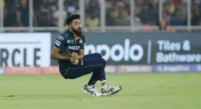 Mohammed Siraj sprints to complete an excellent low catch and end Abhishek Sharma's heroics in GT vs SRH IPL 2025 match [Watch]
