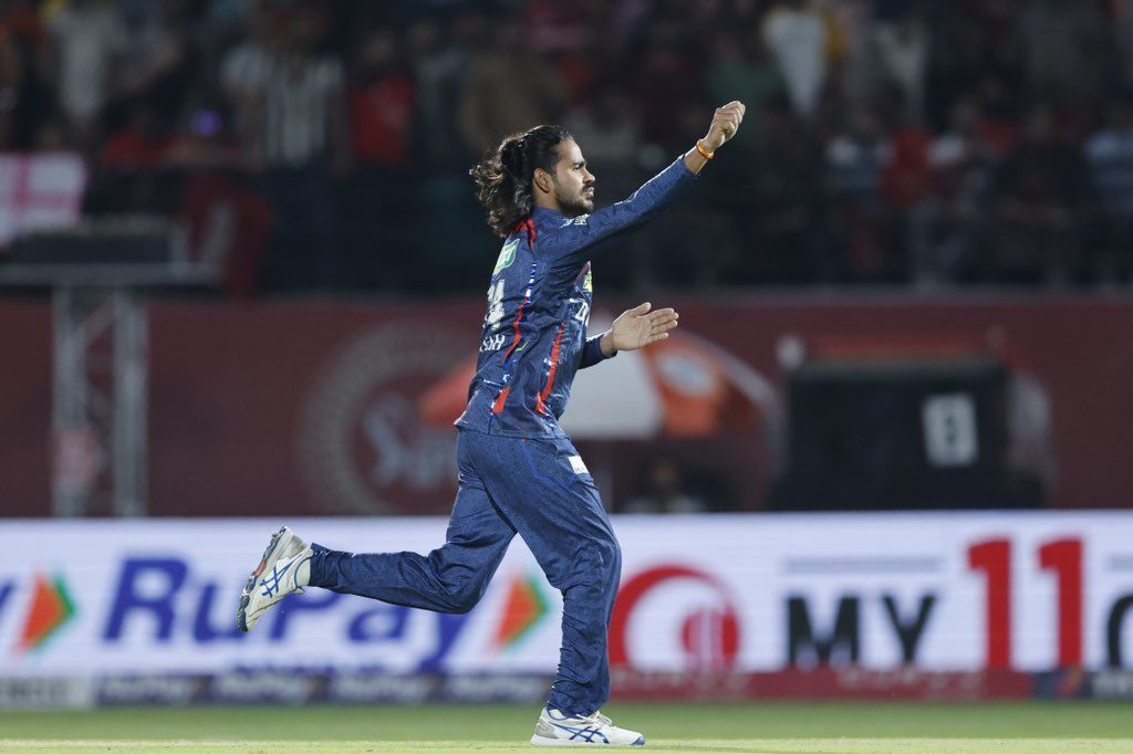 Digvesh Rathi became the first spinner to dismiss Shreyas Iyer in IPL 2025 (Image via X-@LucknowIPL)