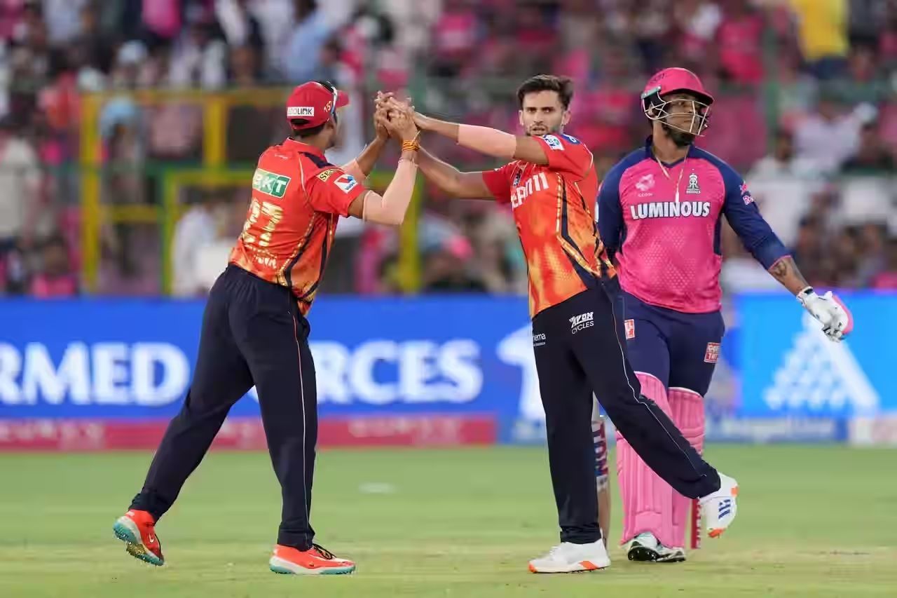 Shimron Hetmyer (right) was dismissed cheaply in RR