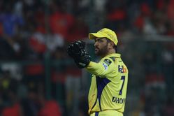 "Aaj tak wahaan fielder dekha hai kabhi?" - MS Dhoni calls out teammate's lack of concentration during RCB vs CSK IPL 2025 match [Watch]