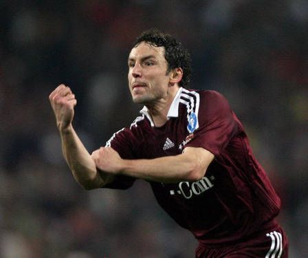 van Bommel all set for Milan