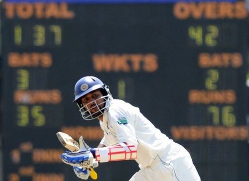 Sri Lanka's Tillakaratne Dilshan hit 13 boundaries and a six as he reached his 13th Test century