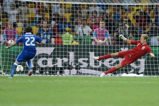 The decisive penalty is scored by Alessandro Diamanti on Sunday