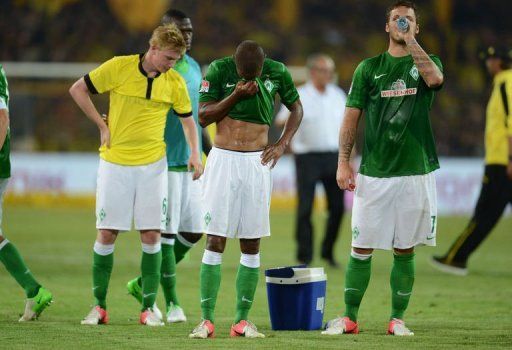 Werder Bremen&#039;s Austrian striker Marko Arnautovic (R) and Werder Bremen&#039;s Czech defender Theodor Gebre Selassie (C)