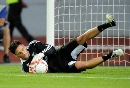 Lyon&#039;s French goalkeeper Hugo Lloris has been signed by Tottenham