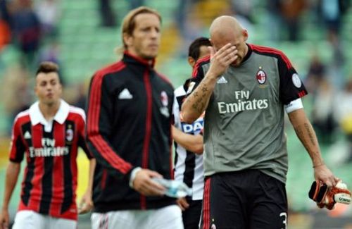 AC Milan's goalkeeper Christian Abbiati (R)