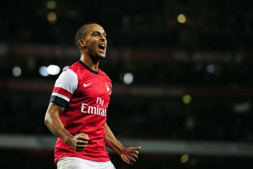 Theo Walcott wants to stay at Arsenal, says Arsene Wenger