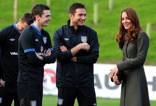 Frank Lambard (centre) may still play in England&#039;s away qualifier against Poland on Tuesday