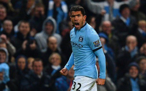 Manchester City&#039;s striker Carlos Tevez celebrates