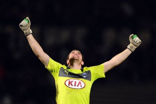 Bordeaux' goalkeeper French Cedric Carrasso reacts after his team scored a goal