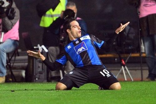 Atalanta's Giacomo Bonaventura celebrates after scoring