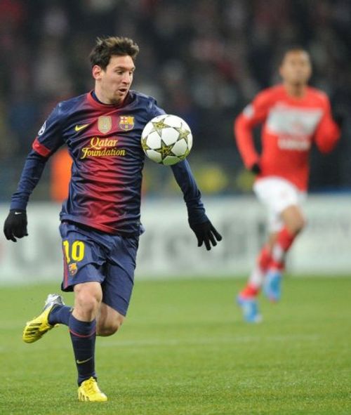 Barcelona's Lionel Messi controls the ball