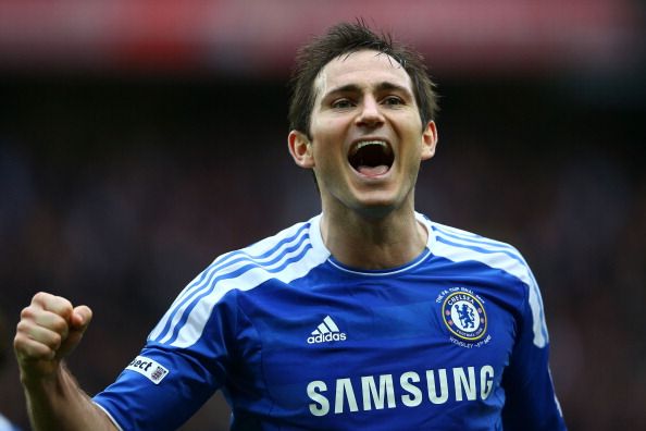LONDON, ENGLAND - MAY 05:  Frank Lampard of Chelsea celebrates victory after the FA Cup with Budweiser Final match between Liverpool and Chelsea at Wembley Stadium on May 5, 2012 in London, England.  