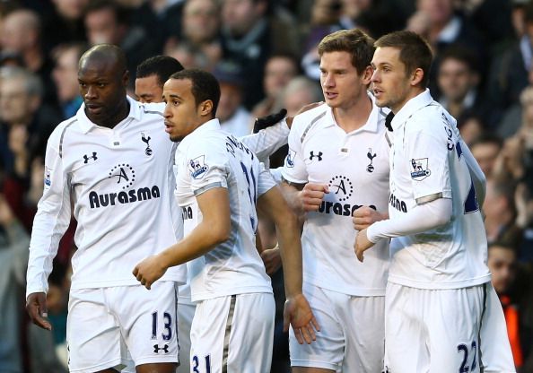 LONDON, ENGLAND - DECEMBER 16:  Jan Vertonghen of Tottenham Hotspur (2R) celebrates scoring the first goal with Gylfi Sigurdsson,Andros Townsend, William Gallas of Tottenham Hotspur during the Barclays Premier League match between Tottenham Hotspur and Swansea City at White Hart Lane on December 16, 2012 in London, England.  