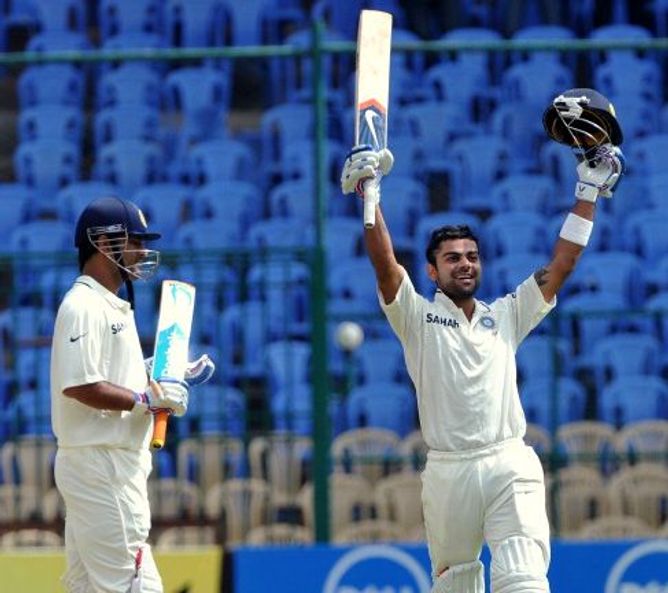India 297/8 at stumps on Day 3