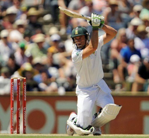 De Villiers fell for 169, caught behind off Mitchell Starc, having faced 184 balls, hitting 21 fours and three sixes