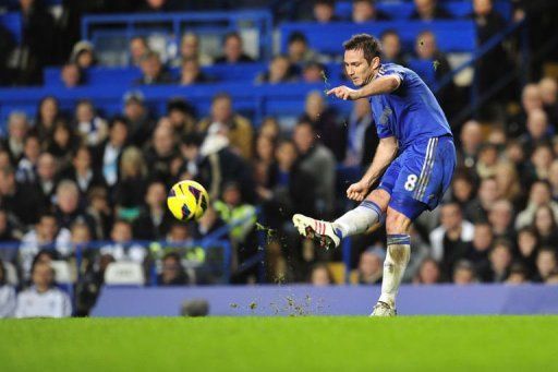 Chelsea&#039;s Frank Lampard shoots during the match between Chelsea and Aston Villa at Stamford Bridge on December 23, 2012
