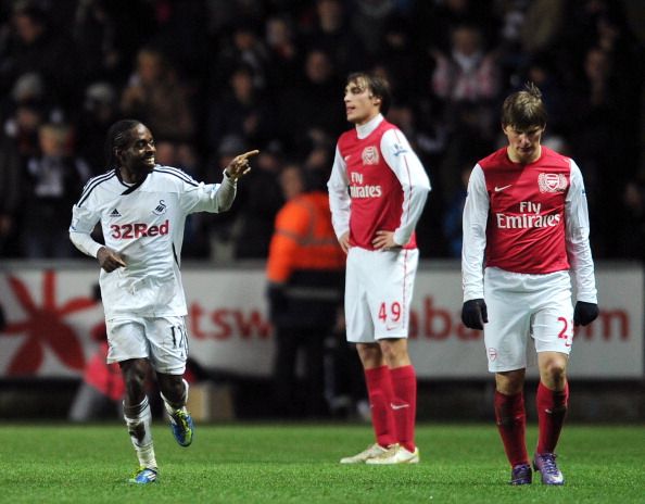 Swansea City&#039;s Nathan Dyer (L) gestures