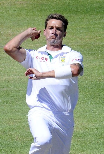 South Africa&#039;s bowler Dale Steyn deliver