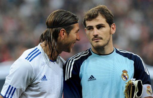 Real Madrid&#039;s goalkeeper Iker Casilas (right) and  teammate Sergio Ramos in Munich, southern Germany, August 13, 2010.
