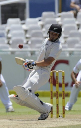 New Zealand&#039;s BJ Watling avoids a bouncer on day three of the first Test in Cape Town on January 4, 2013
