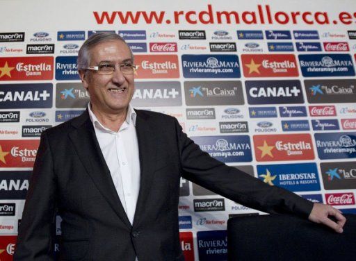 Mallorca&#039;s new coach Gregorio Manzano poses during his official presentation in Palma de Mallorca on February 5, 2013