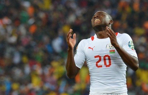 Burkina Faso&#039;s midfielder Wilfried Sanou reacts after missing a goal on February 10, 2013 in Johannesburg