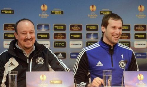 Chelsea's interim manager Rafael Benitez (L) and goalkeeper Petr Cech attend a press conference, on February 13, 2013