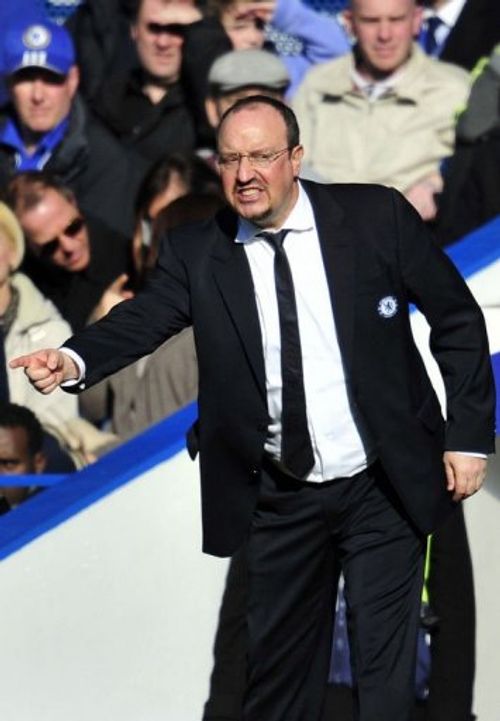 Chelsea's Rafael Benitez gestures to players in London on February 17, 2013