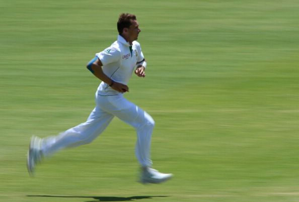  Dale Steyn of South Africa runs in to bowl