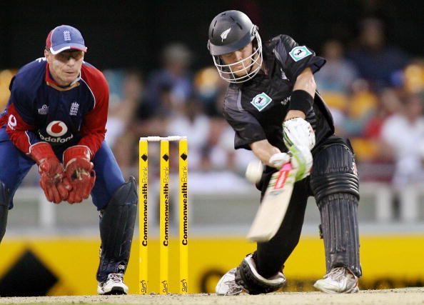 New Zealand batsman Lou Vincent (R) skie